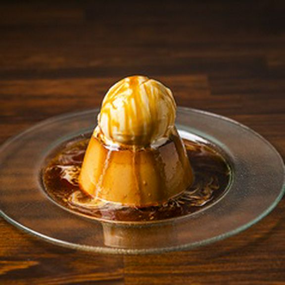 自家製キャラメルプリンのアイスクリームのせ