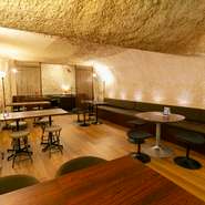 暖色系の木材の温もりがつくりだす、オシャレ空間