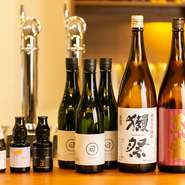 飲み放題を付けられる『こここ定番＋αコース』が人気。『炭火ウフマヨ』や焼き鳥、『こここ焼き山かけチーズ』など充実したメニュー構成で、宴会や集まりにぴったりです。