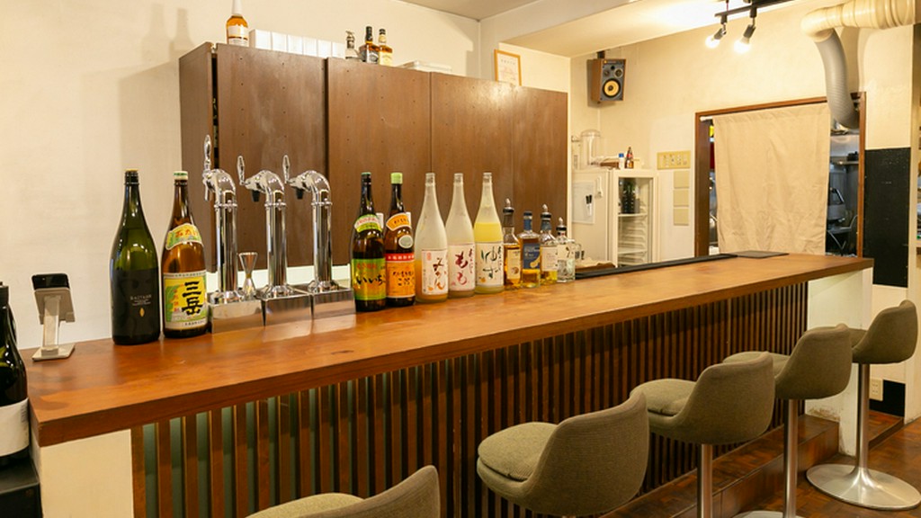 カウンターで語らう、大人のデートにぴったり