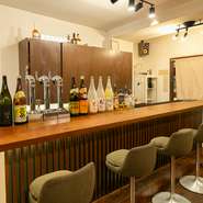 カウンターで語らう、大人のデートにぴったり