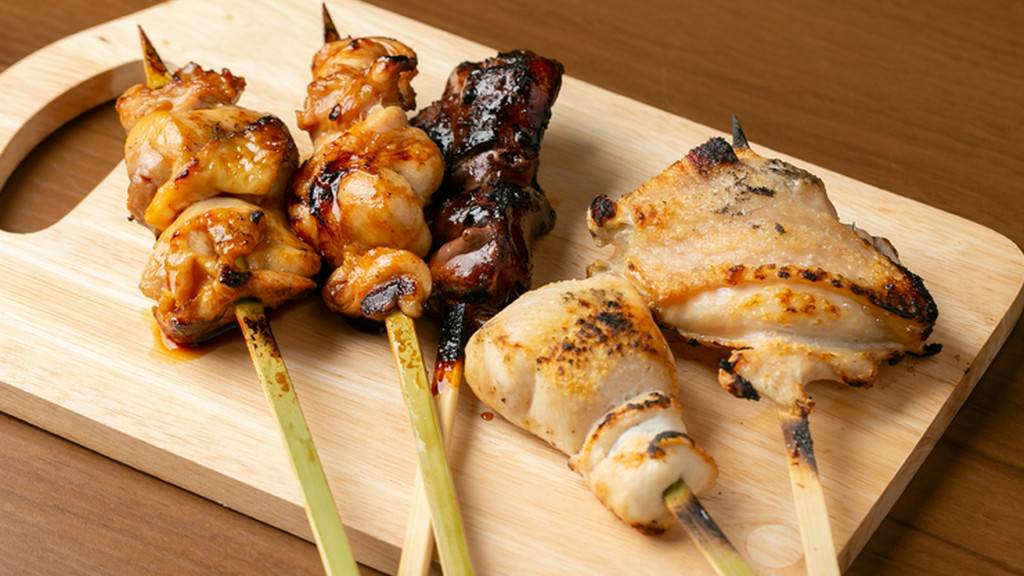選べる楽しさ、一串ごとの特別なおいしさ『焼き鳥5種盛り』