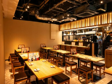 【空間】和モダンな落ち着きのある店内は様々なシーンで。