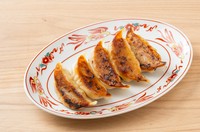 熱々でジュワッ！と香ばしい餃子！

・5個：418円（税込）
・10個：748円（税込）
・20個：1,408円（税込）
・50個：3,278円（税込）