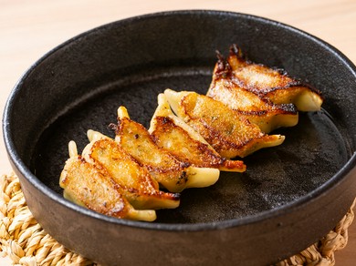 鉄なべ焼き餃子