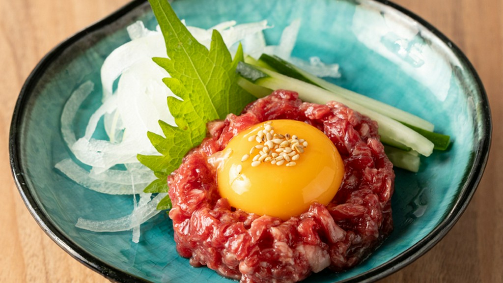 生肉のようなとろける食感を実現。一口味わうごとに幸福感に包まれる逸品『黒毛和牛のユッケ』