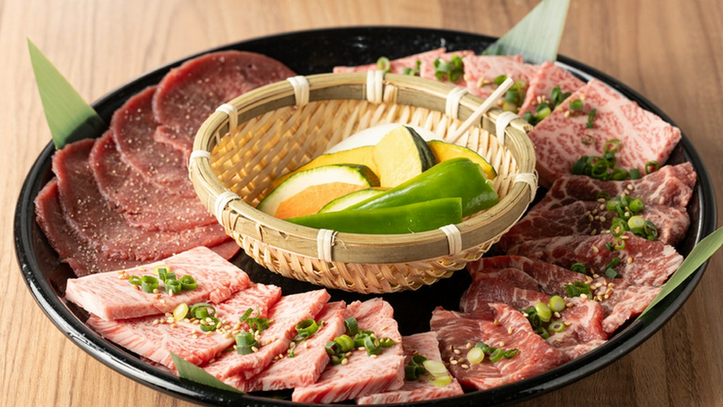 厳選食材を盛り合わせた、満足間違いなしの内容『特選セット』