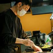 「とにかくうちの焼肉を食べてもらえれば、その魅力が伝わるはず」と鳥山氏。食材に愛情を持ち、手を加えすぎないようにしているそう。おいしい肉をゲストに届けられるよう、細やかな心配りを大切にされています。