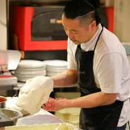 コミュニケーションを大切するため一方通行ではなく、キャッチボールできる言葉を選ばれています。目指しているのは「1mm上のサービス」。訪れるたびに満足できるような、さりげない＋αを大切にされています。