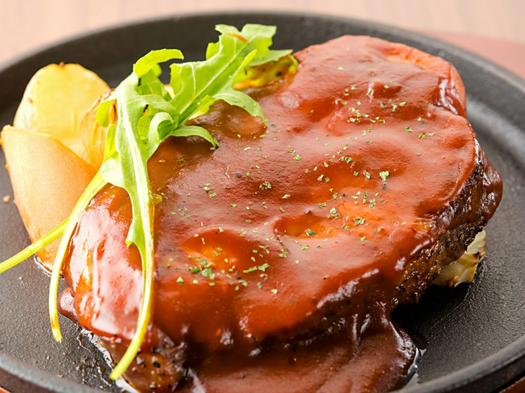 シェフの巧みな技で、ロゼ色に仕上げた逸品『コノヨシポーク　300g　有機野菜を添えて』