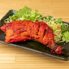 ジューシーな肉汁したたる『タンドリーチキン』