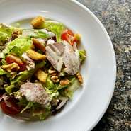 自家製鶏ハムのサラダ