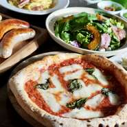 moonのランチ。本格ナポリスタイルで450℃の石窯で一気に焼き上げます。　　　　　　　　　　　　　