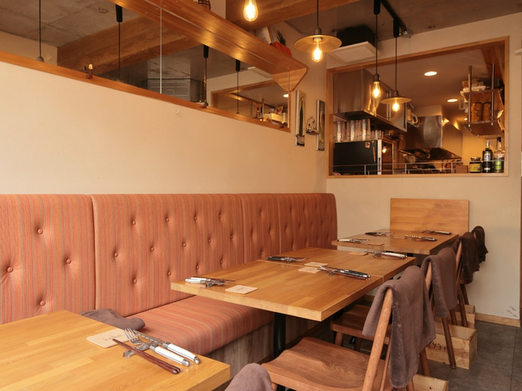 本格派フレンチを囲んでのカジュアルな女子会