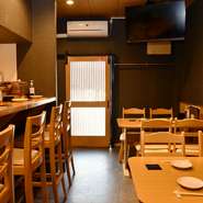 友人や同僚など、気心知れた人との食事会も肩ひじを張らずに過ごせます。通常は提供していないコースや飲み放題のアレンジや、貸し切りも利用時には対応可能です。詳細は店舗へ直接問い合わせて。