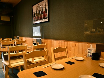 和をテーマにした肉料理と種類豊富なアルコールに出合える店