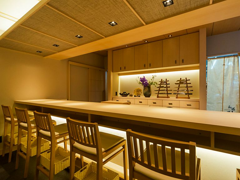 旨さが違う、厳選された旬の素材。1人で味わう贅沢なひととき