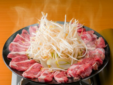 “生”ならではのやわらかな肉質が自慢！『生ラムショルダー／生ラム肩ロース』