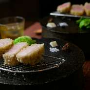 とんかつソースを採用しないことも、素材の魅力をなるべくそのまま伝えたいという、店主のこだわりから。有名な「あぐー豚」だけでなく、そのほかの沖縄県産豚のおいしさをアピールして行きたいと話します。