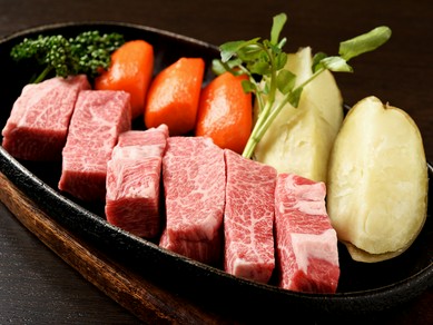 飛騨高山ならではの味を堪能できる。コース料理も応相談