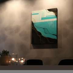 店内の空間全体を活かした、独特な世界観を楽しめる