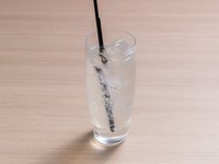 泡盛で有名なまさひろ酒造が作るオリジナルジンを使用。