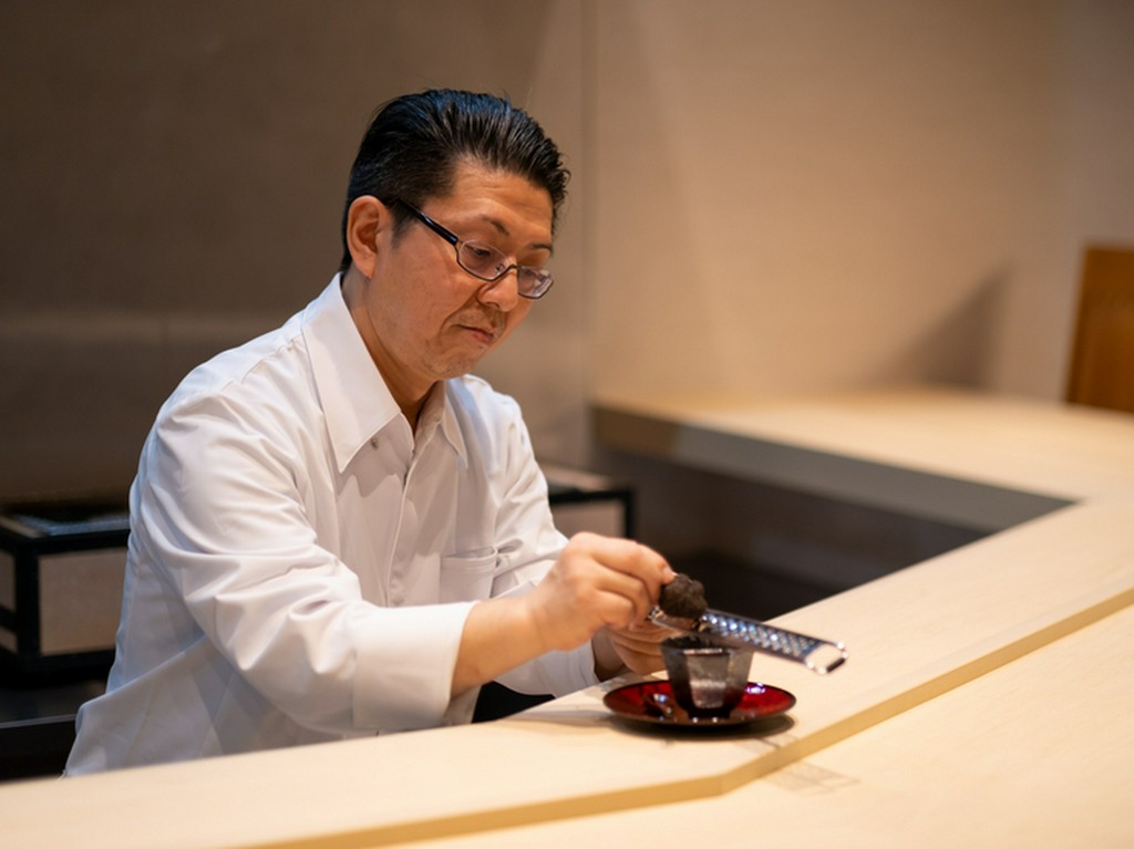 人を良くすると書いて“食”。カウンター越しの出会いが楽しみ