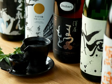 隠し酒もあり。うなぎとの相性を考慮して選ばれた日本酒