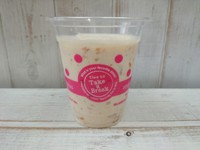 はちみつ梅をたっぷり使い、叩いて叩いて滑らかに。
味噌とみりんと酒と砂糖とゴマで煮詰め、カツオ節を混ぜ込みました。
梅がゆのような優しい味わい。
暑い日はクエン酸も摂れますよ!