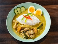 爽快な辛さがクセになる『グリーンカレー～ライス付きワンプレート』