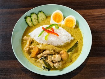 爽快な辛さがクセになる『グリーンカレー～ライス付きワンプレート』