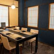 テーブル・掘りごたつ個室に、個室風カウンター、2階には最大20名で利用可能な宴会場も完備。多彩な個室は、公私問わずさまざまな場面に活躍してくれます。