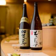 お酒も各種用意されています。中でも日本酒とビールの種類が豊富。『梵ときしらず純米吟醸』や『天狗舞山廃純米』『加賀鷲山廃純米』など、料理に合わせた美酒が楽しめます。