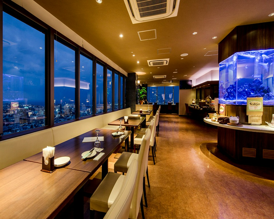 広々店内は80席（立食実績120名）