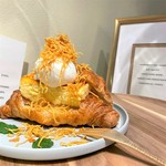 まるまるチーズケーキのクロワッサンサンド