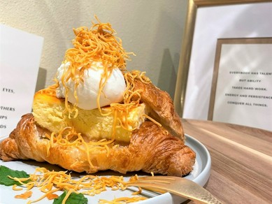 まるまるチーズケーキのクロワッサンサンド