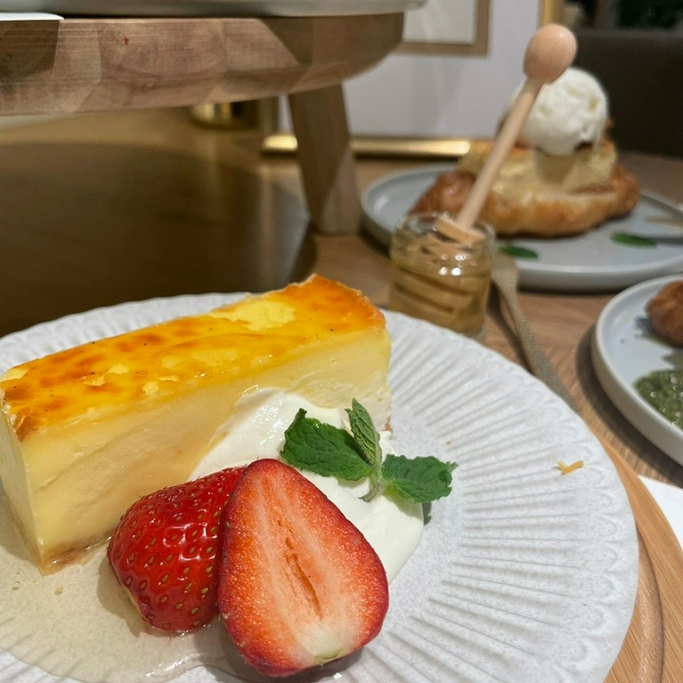 ベイクドチーズケーキ～Miel mieはちみつ添え～