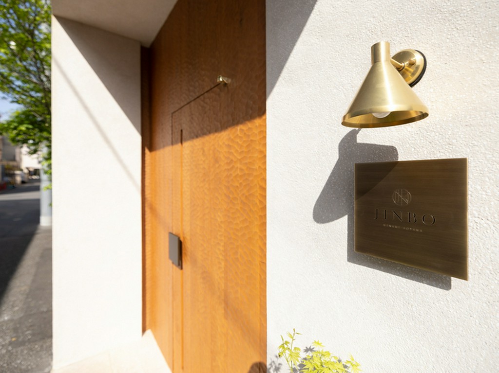 表参道駅から徒歩7分の【JIMBO MINAMI AOYAMA】