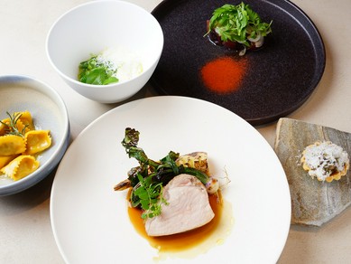 『おまかせドリンクコース』で料理とのペアリングを満喫