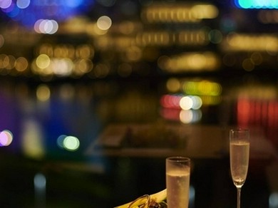 プレミアムシートから望む、みなとみらいの夜の煌めき