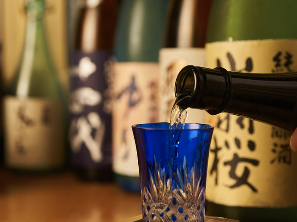 食事と合わせて飲みたくなる、全国の地酒