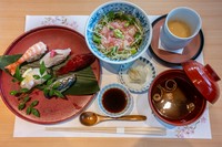 信玄とりのもも肉とナンコツをブレンドした自家製焼売。上には漬けにしたきんかんをのせました。濃厚な卵と焼売が口の中で合わさって相性抜群！