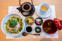 茶碗蒸し・赤出汁・お新香付き