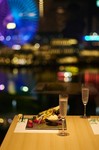 きらめく夜景で記念日を演出！
特別コース+乾杯スパークリングワイン・デザートプレート・ミニブーケ付き