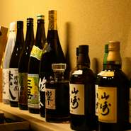 季節のコースに合わせて、日本酒も全国のおすすめ銘柄をセレクト。鮨・創作料理とのペアリングに心満たされてみませんか。また、店主の料理に合わせてセレクトされたイタリア産ワインも楽しめます。