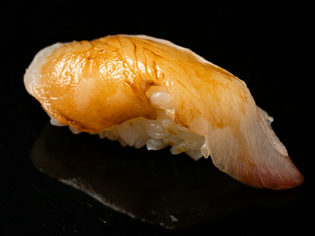 市場直接の旬魚をはじめとした厳選食材たち