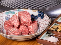 食べ応え抜群！『これぞ赤身　黒毛和牛　厚切りシンタマ　余熱仕上げ』