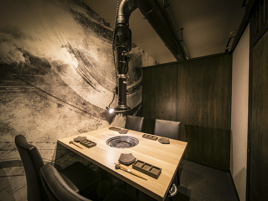 ゆったりと心もお腹も満たしてくれる大人の社交場