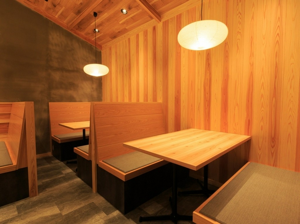 テーブル席もございます。