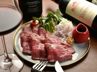 和テイストをきかせたソースで味わう『ローストビーフ』